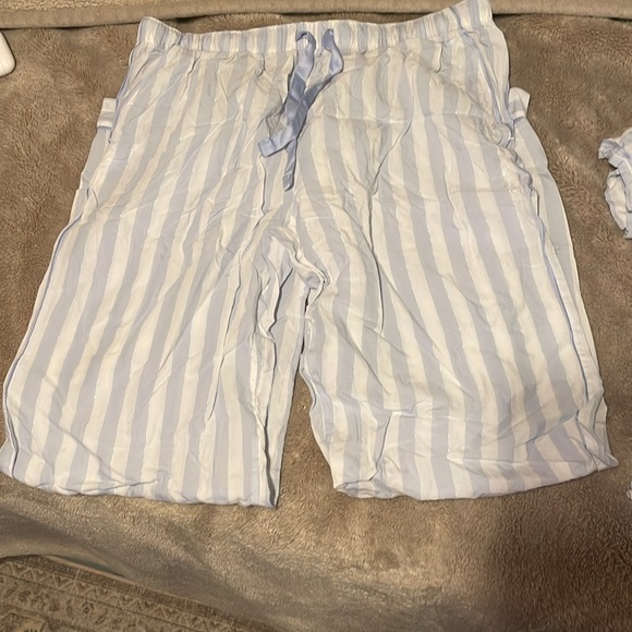 Matching pj set - Picture 2 of 5